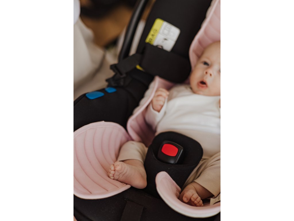 PRODYŠNÁ PODLOŽKA PROTI POCENÍ DO AUTOSEDAČKY SLEEPEE ROSE